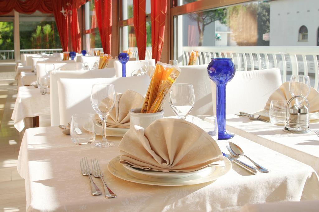 Hotel Margherita Lido di Jesolo Buitenkant foto