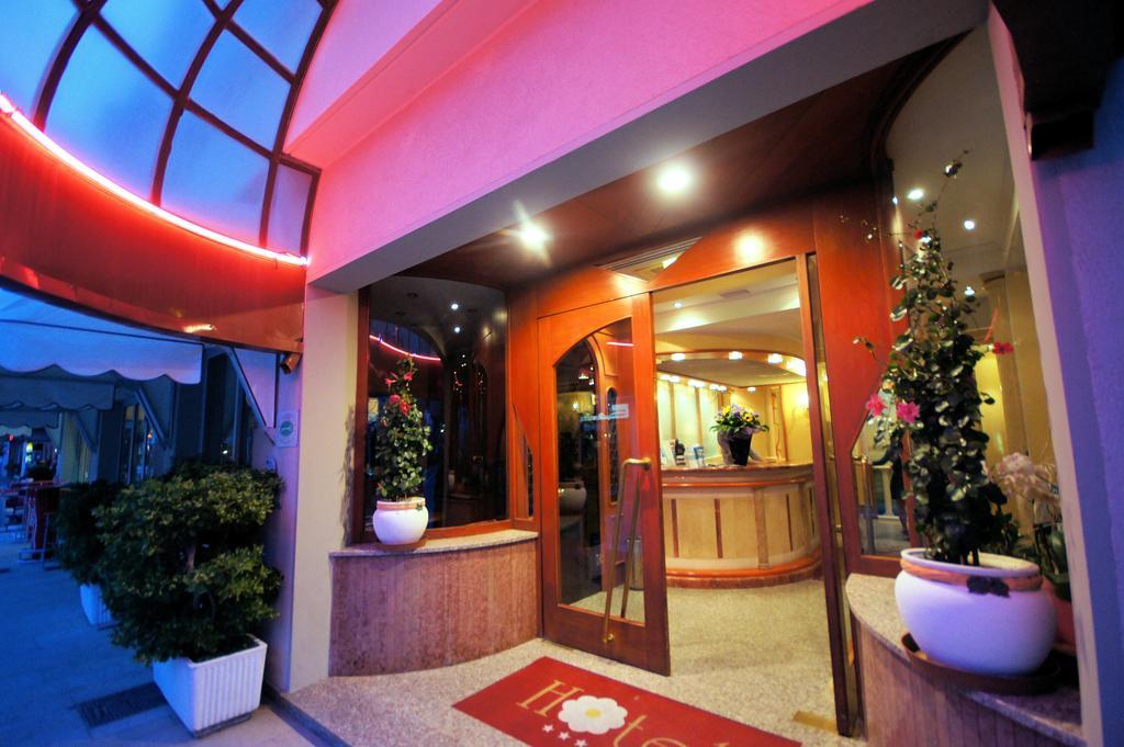 Hotel Margherita Lido di Jesolo Buitenkant foto