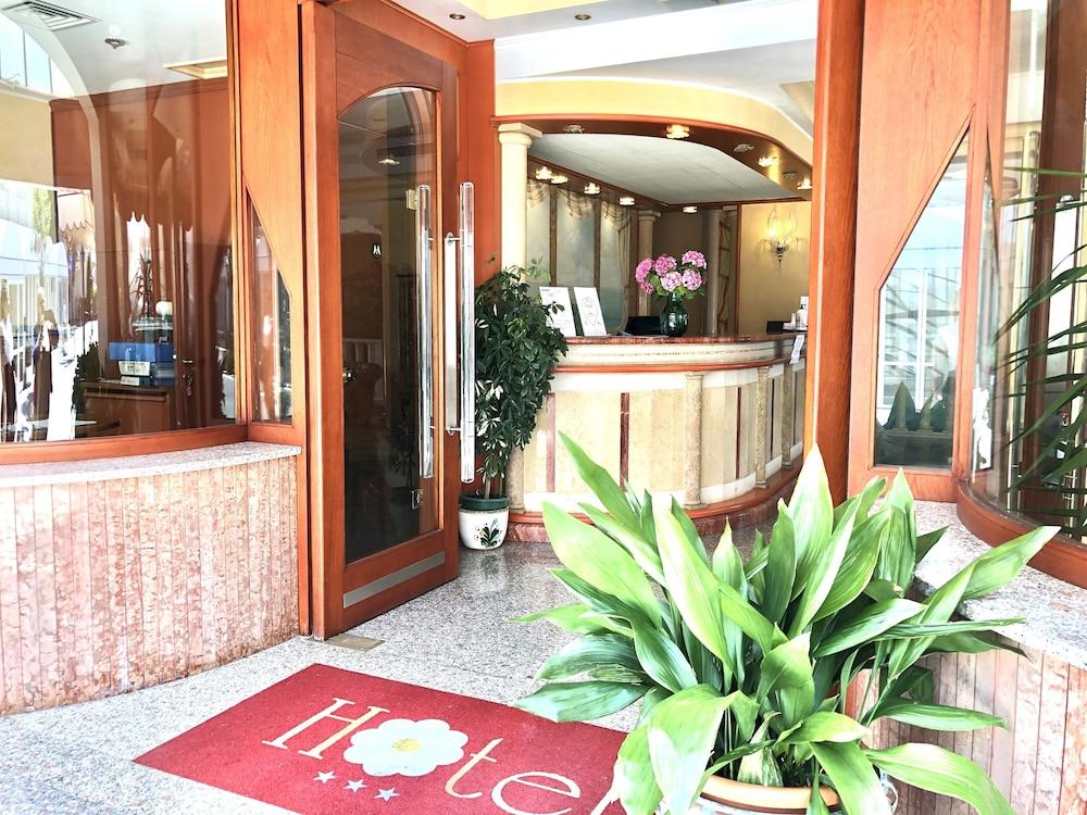 Hotel Margherita Lido di Jesolo Buitenkant foto